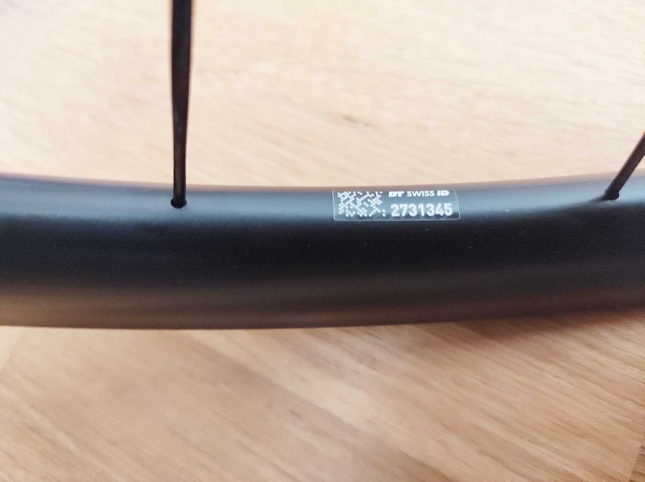 Roata spate DT Swiss A1800 Spline 30 700C 12x142mm Disc noua