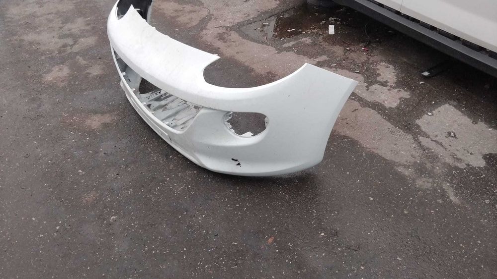 Bara fata Opel Adam an 2013