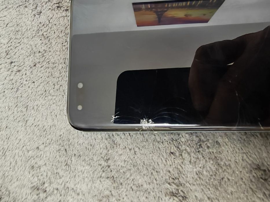 Honor magic 5 pro full box cu sticla spartă