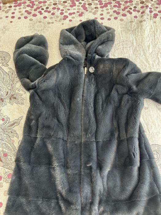 Изумруд түсте шуба сатылады