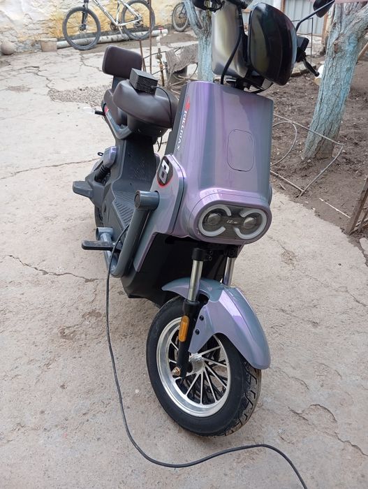 Скутер сотилад хали янги