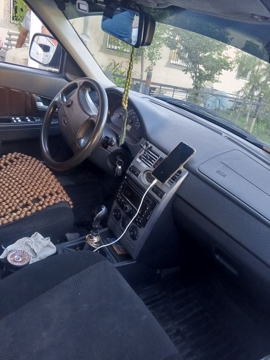 Приора седан 2011