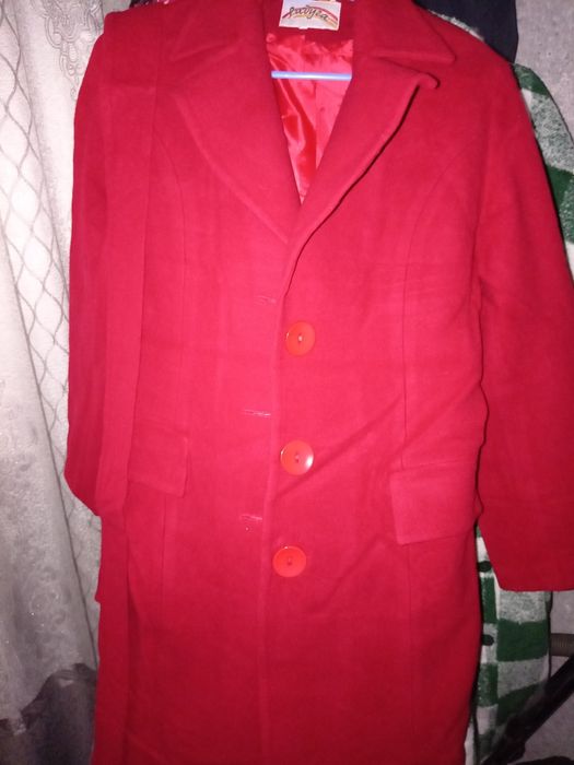 Пальто женские 48 р