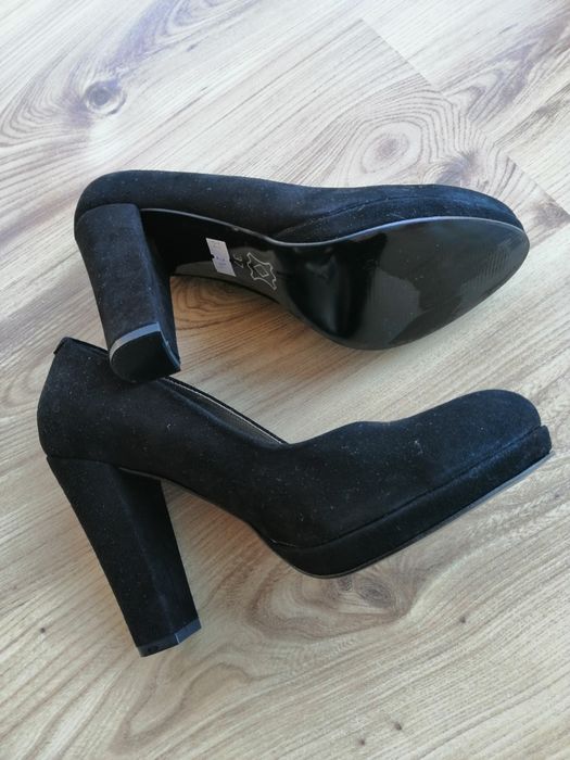 Обувки на ток, естествен велур