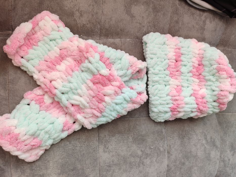 Детска шапка и шал