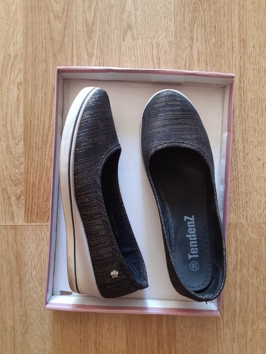 Продавам  дамски обувки  № 37