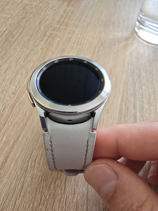 Galaxy Watch4 Classic 42mm LTE (eSIM)
