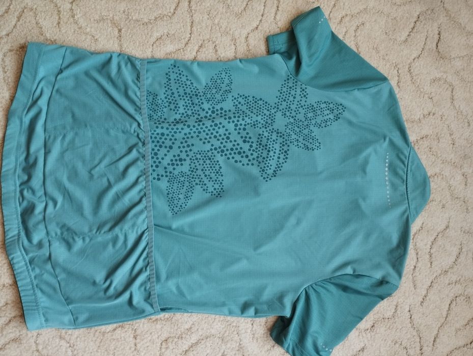 Tricou sport(damă), în stare foarte bună