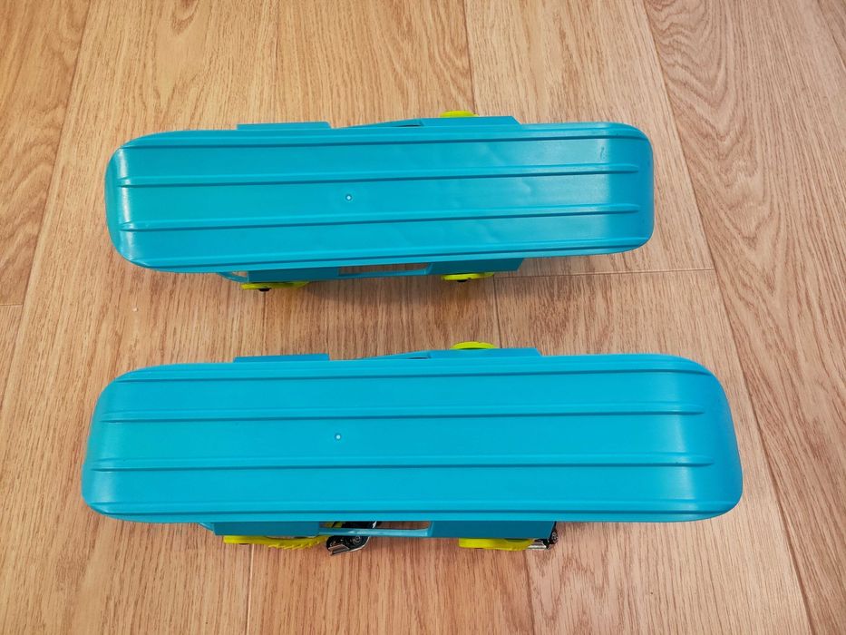 Детски мини ски нови.