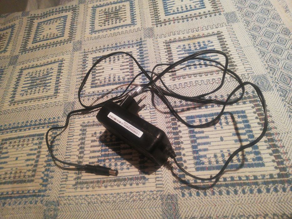 Блоки питания для роутера Huawei продам в количестве 2 штук