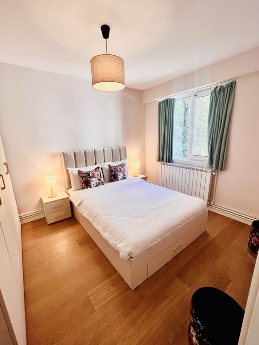 2 camere decomandate – Piața Ovidiu, Peninsula | Etaj 1 | Mobilat