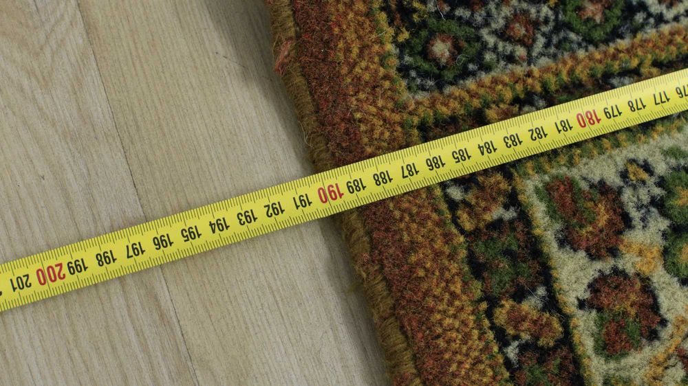 Килим - 180лв. размер 190/300