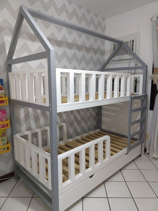 Двухьяурсная кровать