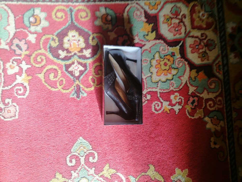 Продам женские летние туфли