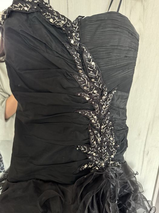 Черна елегентна рокля