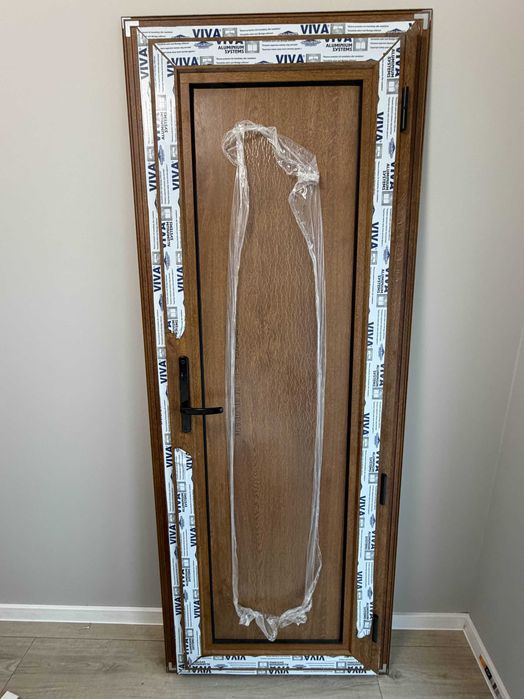 Алуминиева врата | златен дъб | с перваз