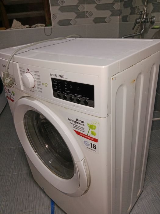 Стиральная машина daewoo с сушкой, 6 кг, 1000 об/мин, A++. На запчаст