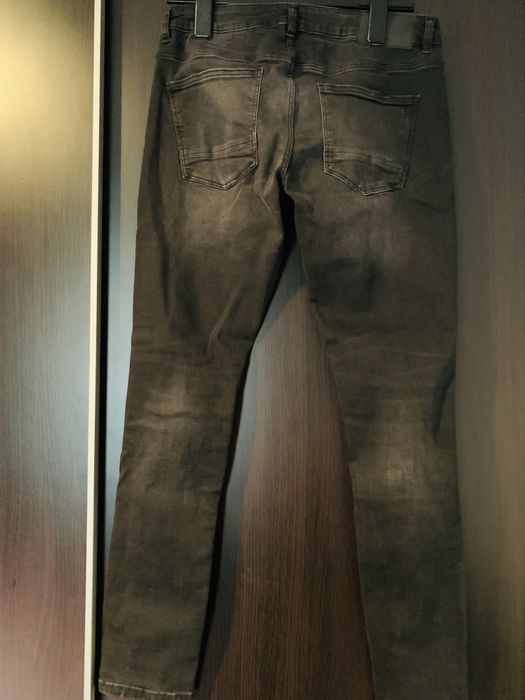 Pantaloni Blugi barbati noi