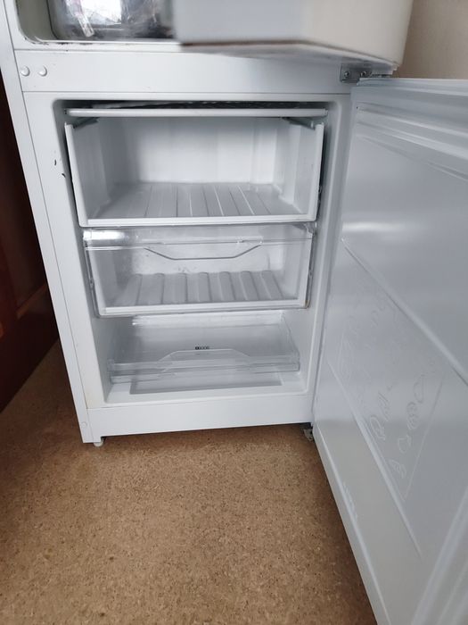 Холодильник рабочий