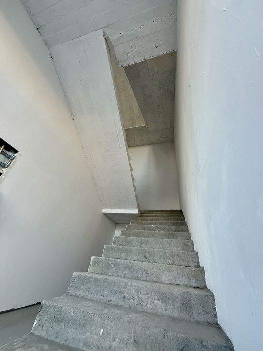 Аренда Отдельно Стоящие Зданя 1-Линия Ул.Корасарой Олмазор Сити 1350м2