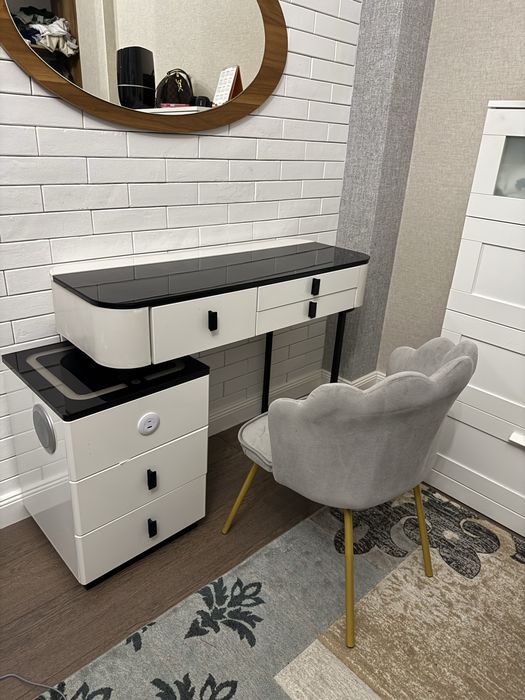 Туалетный столик