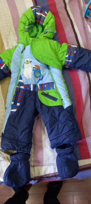 Продаются зимние комбинезоны