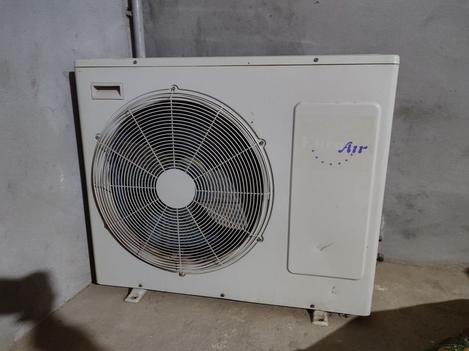 Kondisoner stoyashik 24