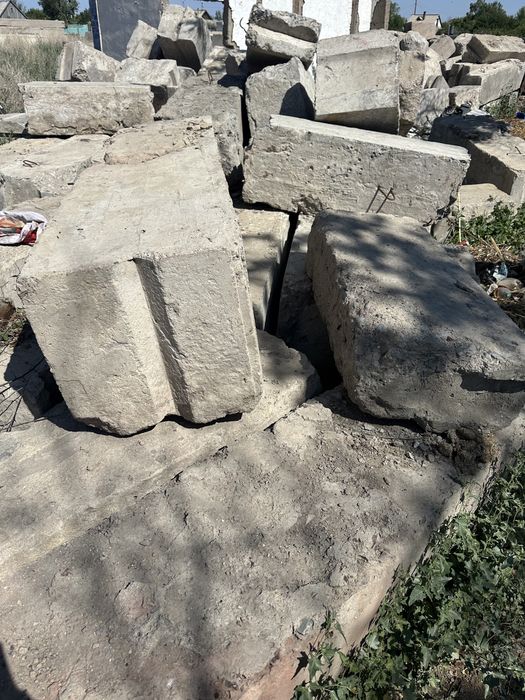 Стройматериалы, фундаментные блоки б/у