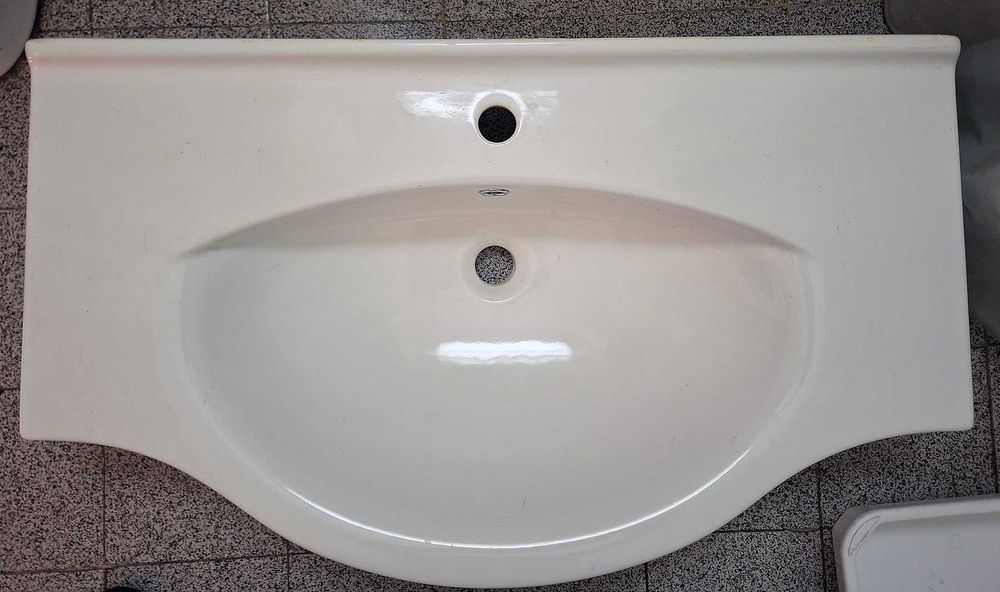 Умивалник за баня