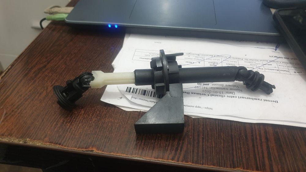 Tija deschis capota Ford Focus 2, tija capota Ford Focus