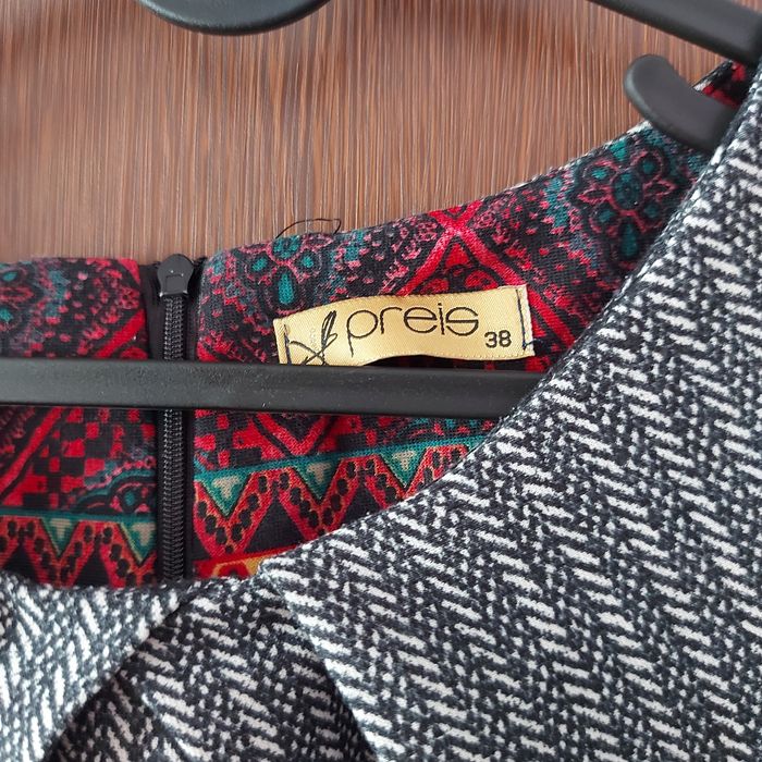 Дамска рокля с четвърт ръкав