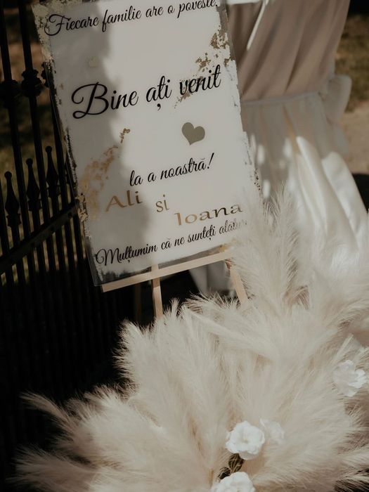 Decorațiuni evenimente - mese complect echipate - cort - vitrine frigorifice