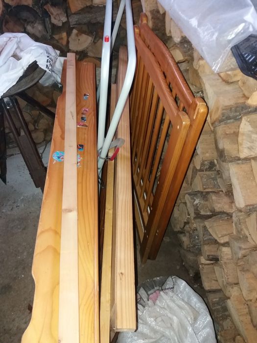 Продавам детско легло