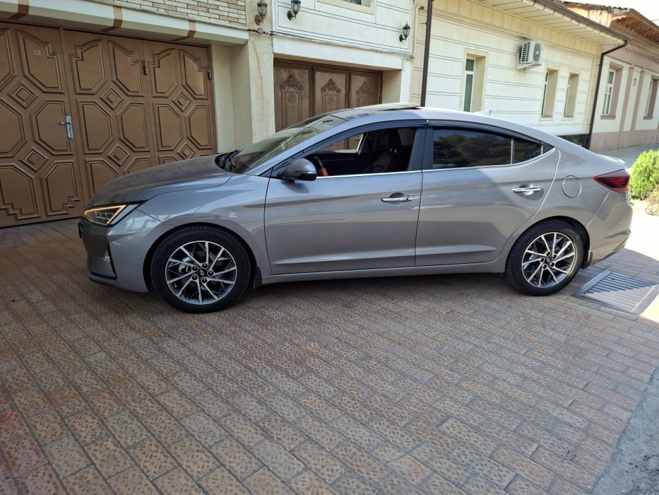 Hyundai elantra full 2AT
