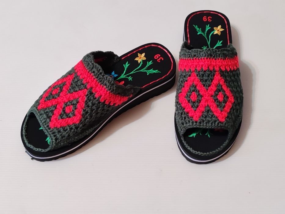 Қолдан тоқылған бұйымдар