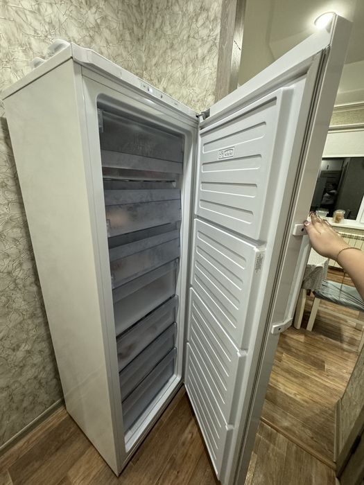 Продам морозильник