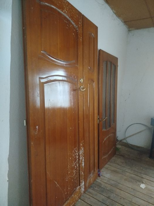 Есік сатылады екеуі 45000