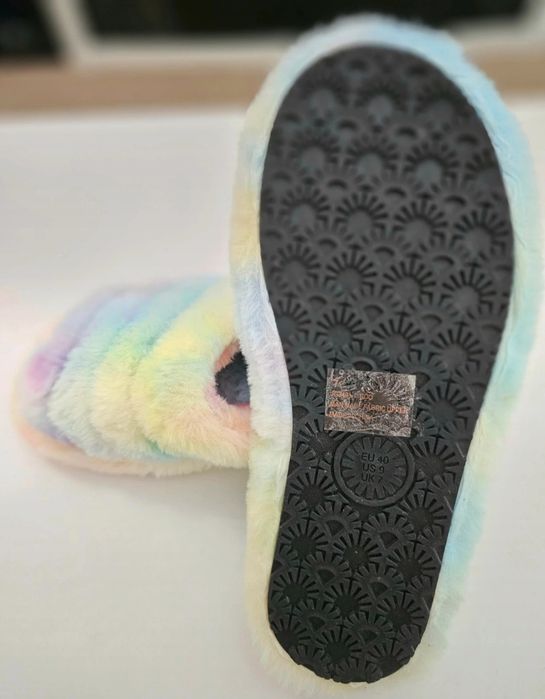 Slapi pufosi curcubeu
Cadou nedorit