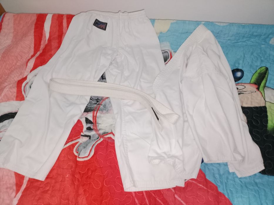 Продам кимоно  в хорошем качестве