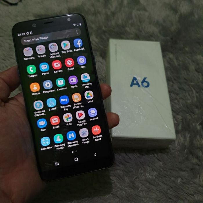 Samsung galaxy A6 3/32 GB sotiladi