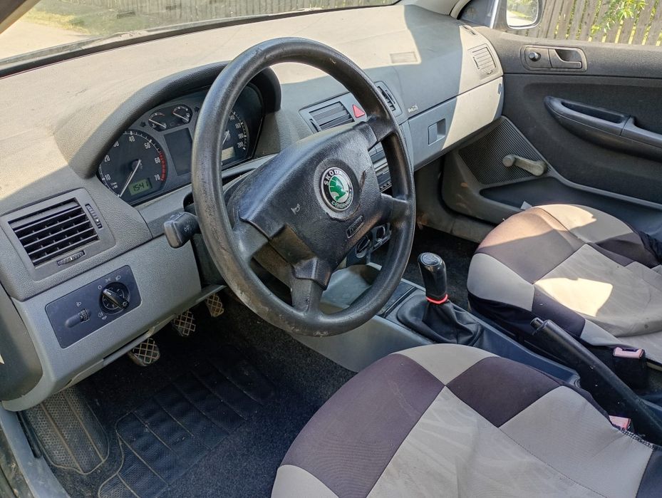 Vând Skoda Fabia an 2004, pentru circulație sau RABLA