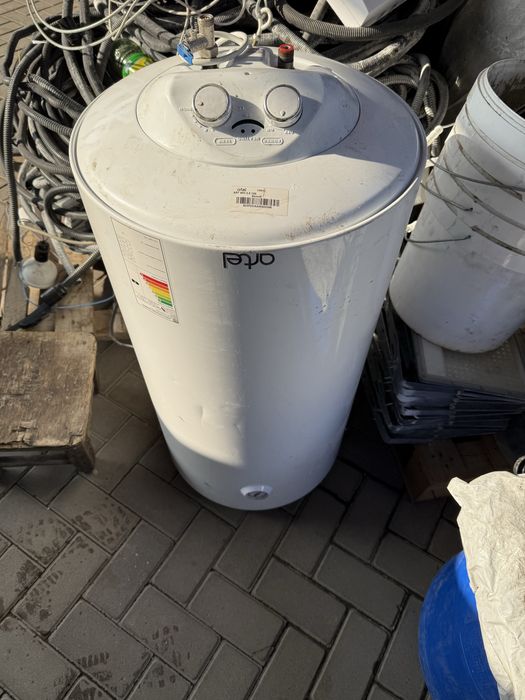 Продам бойлер 100 литровый