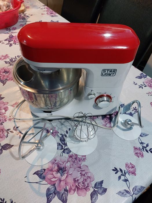 Vând mixer cu bol