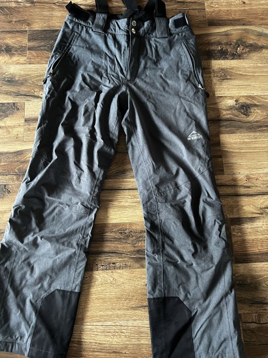 Geaca si pantaloni ski McKinley