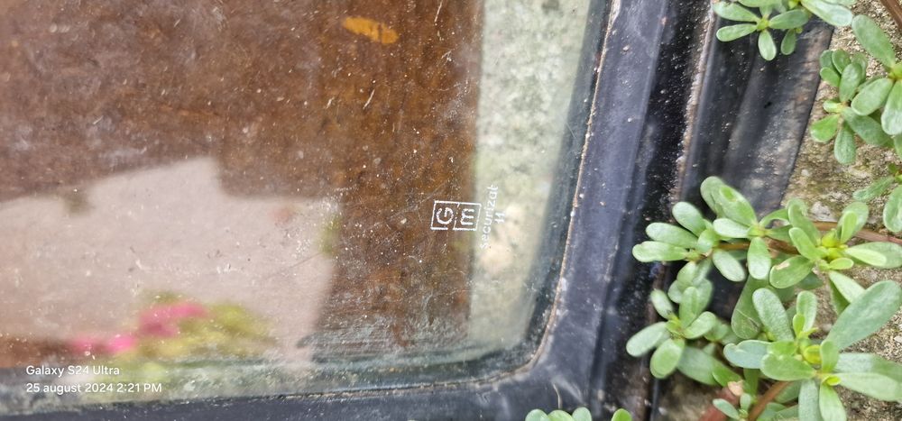 Parbriz și luneta Dacia 1300