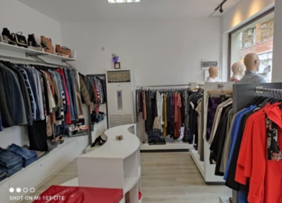 Ликвидация на оборудване магазин за дрехи в гр. Ямбол