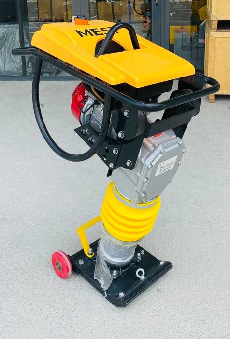 Вибротрамбовка HSR110 с бензиновым двигателем