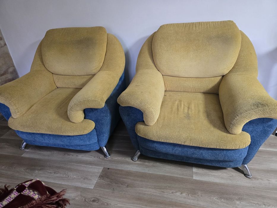 Срочно продам 2 кресла