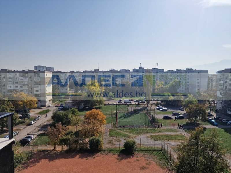 Отдава се маломерен двустаен в Надежда 3!