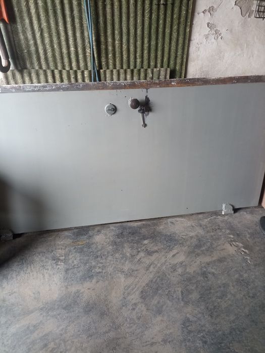 Двери входные б/у